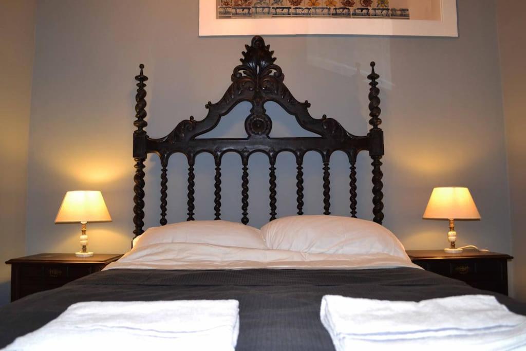 Space And Tradition In Apartment Lissabon