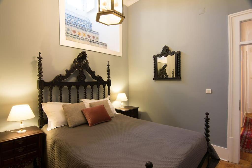 Apartment Space And Tradition In Lissabon